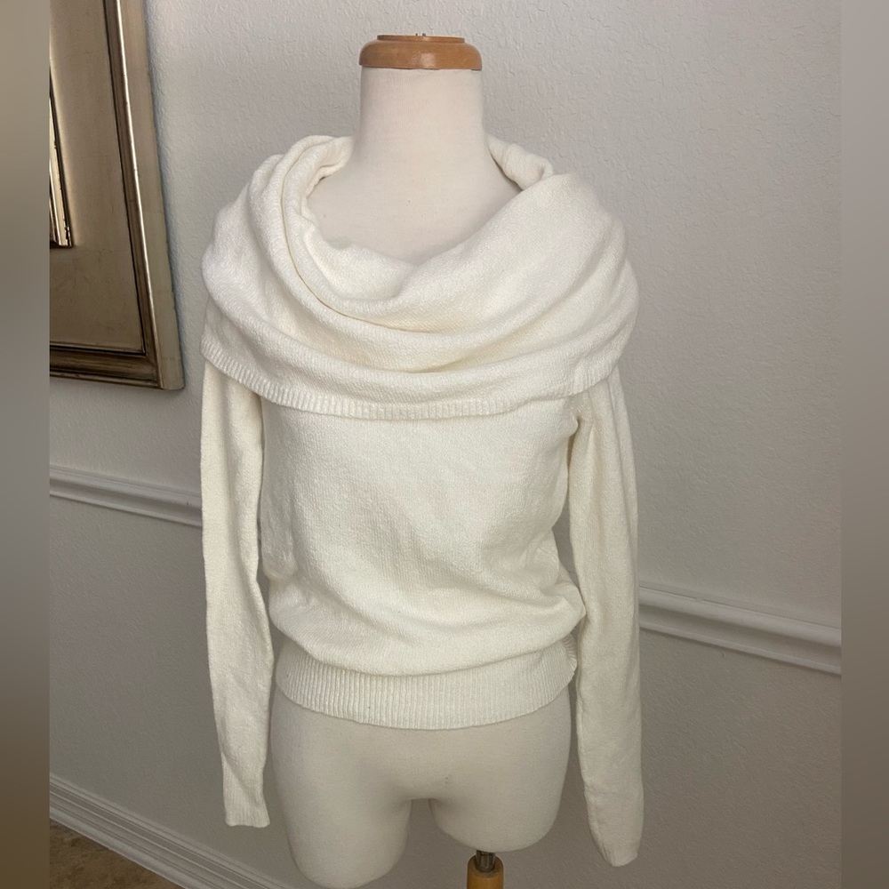 BCBG MAXAZARIA Off White Off The Shoulder Sweater Size XXS NWT